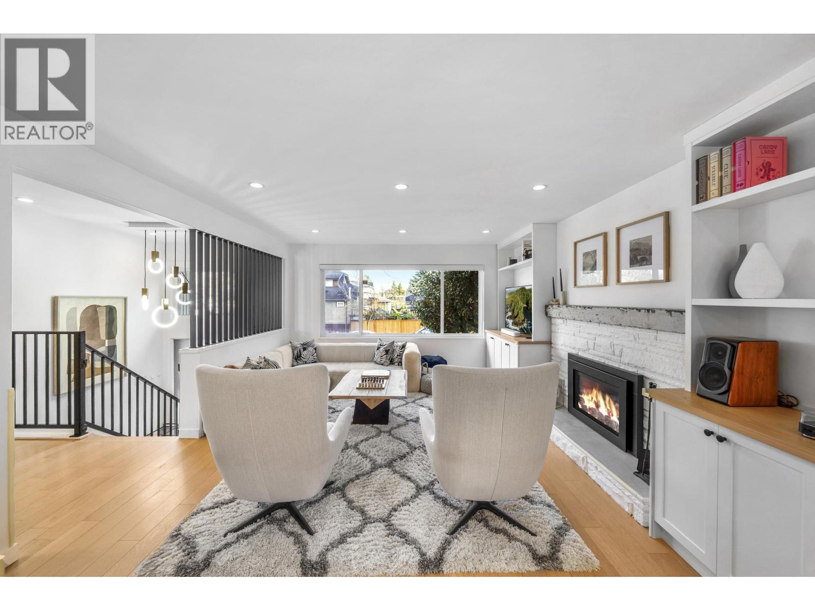 Listing Picture 6 of 39 : 4921 CHESTER STREET, Vancouver / 溫哥華 - 魯藝地產 Yvonne Lu Group - MLS Medallion Club Member