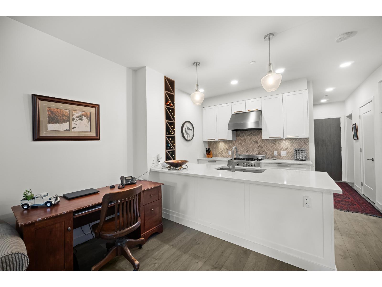 105 33540 Mayfair Avenue, Abbotsford, British Columbia V2S 0J3 - Photo 6 - R3083278