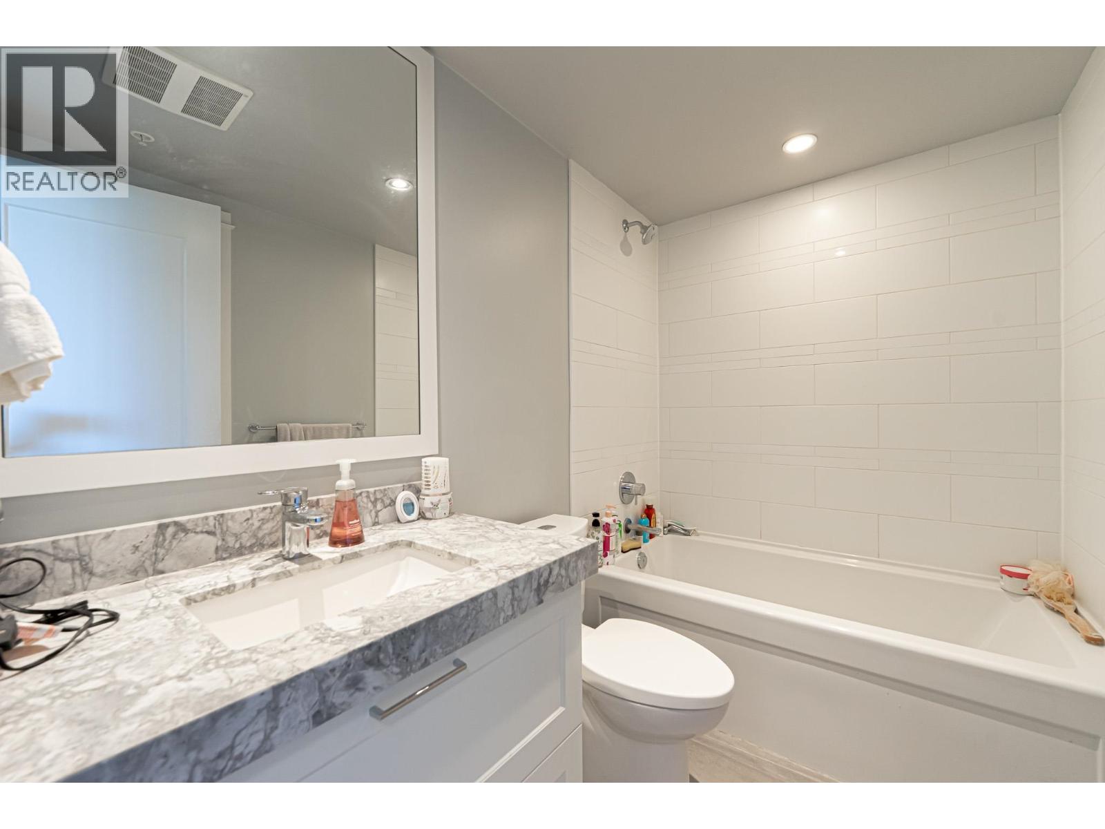 2105 520 Como Lake Avenue, Coquitlam, British Columbia  V3J 0E8 - Photo 27 - R3083162