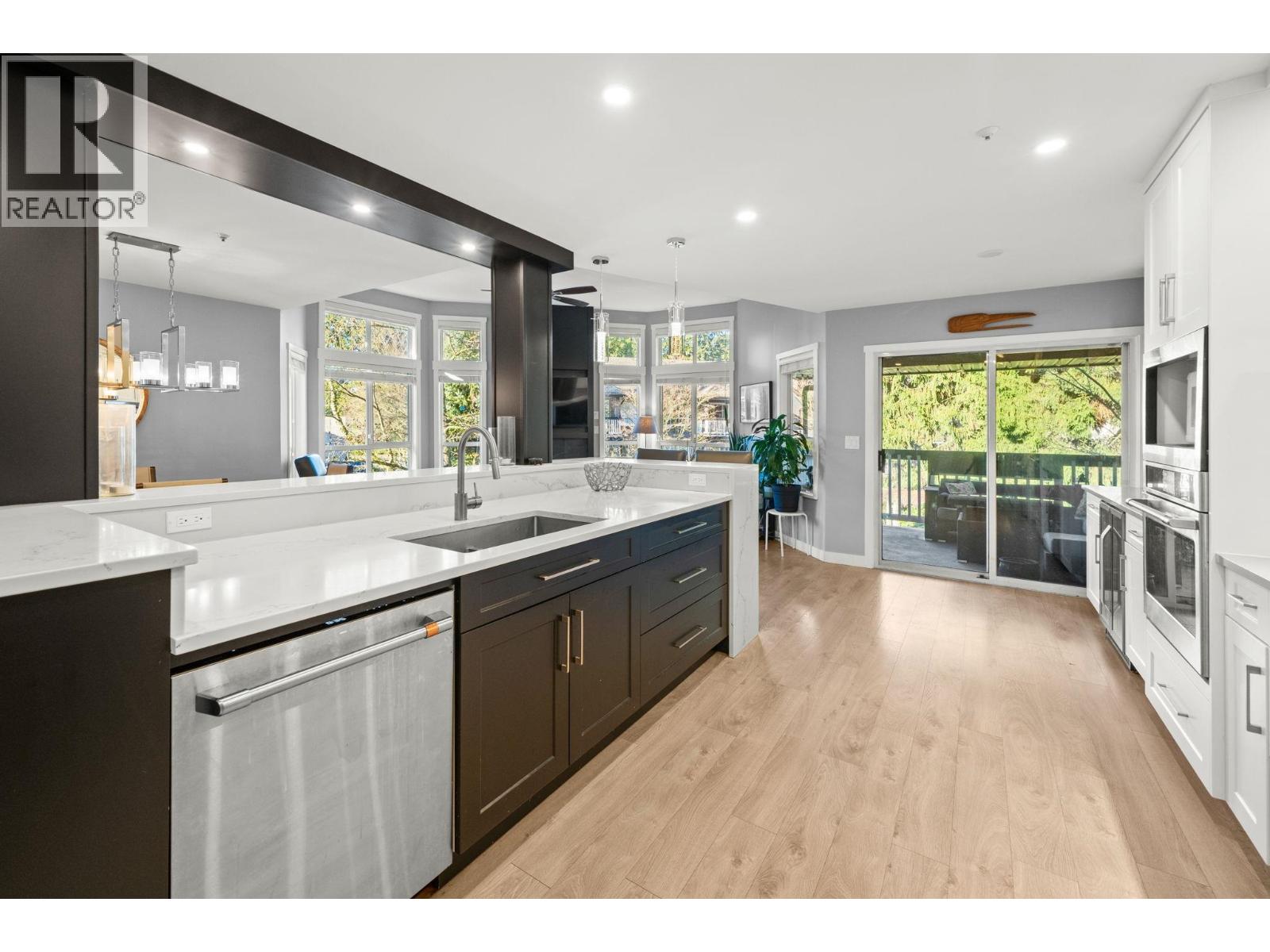 311 1150 Lynn Valley Road, North Vancouver, British Columbia  V7J 1Z9 - Photo 3 - R3083168