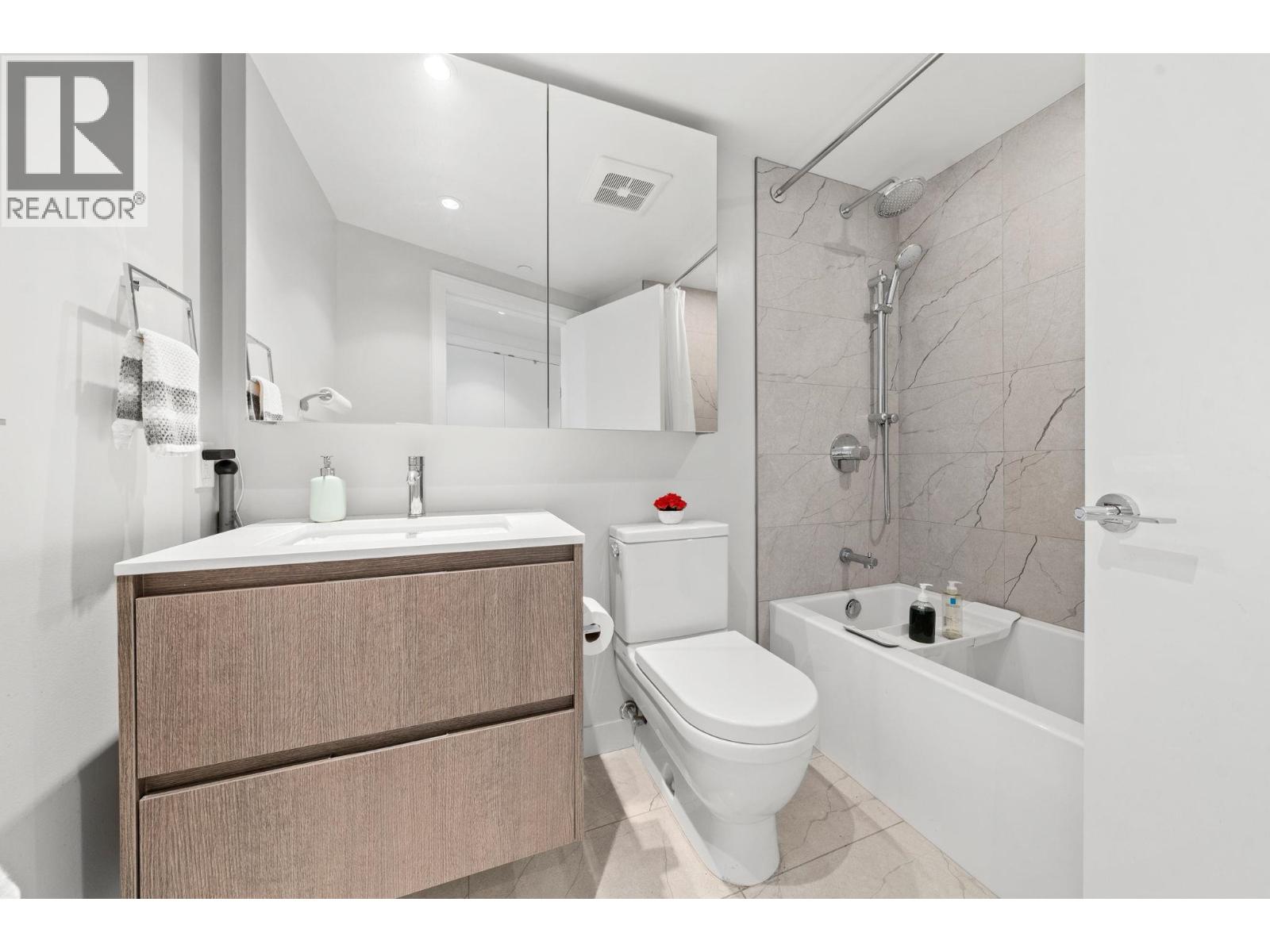 1807 1500 Fern Street, North Vancouver, British Columbia  V7J 0E6 - Photo 21 - R3083240