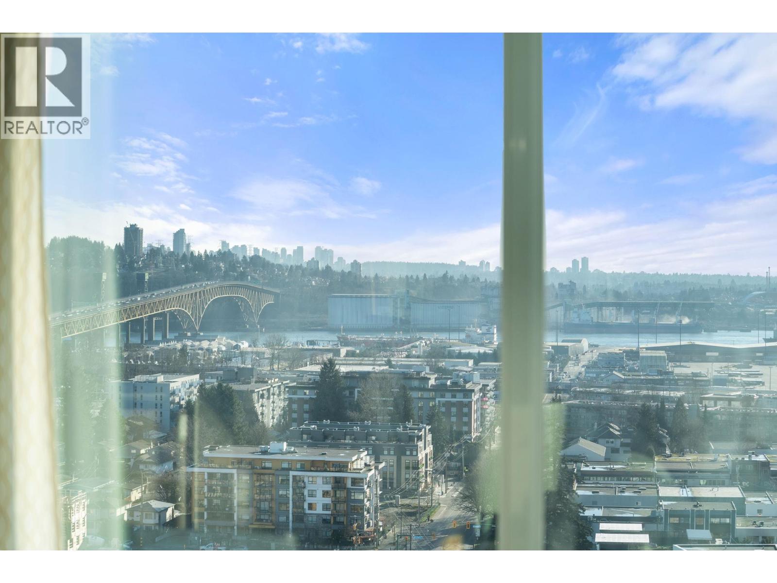 1807 1500 Fern Street, North Vancouver, British Columbia  V7J 0E6 - Photo 3 - R3083240