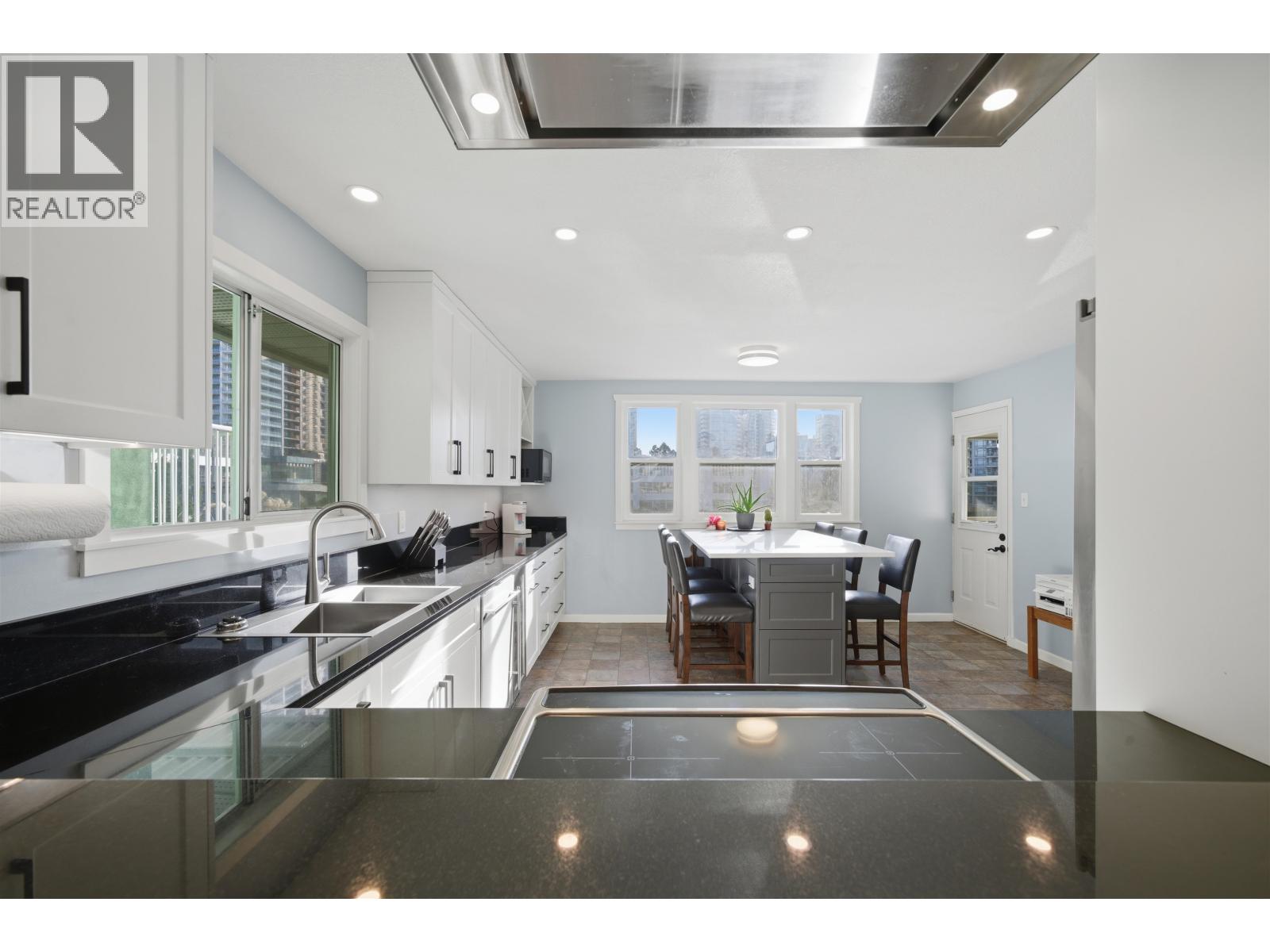 4468 Graveley Street, Burnaby, British Columbia  V5C 3T8 - Photo 11 - R3083184