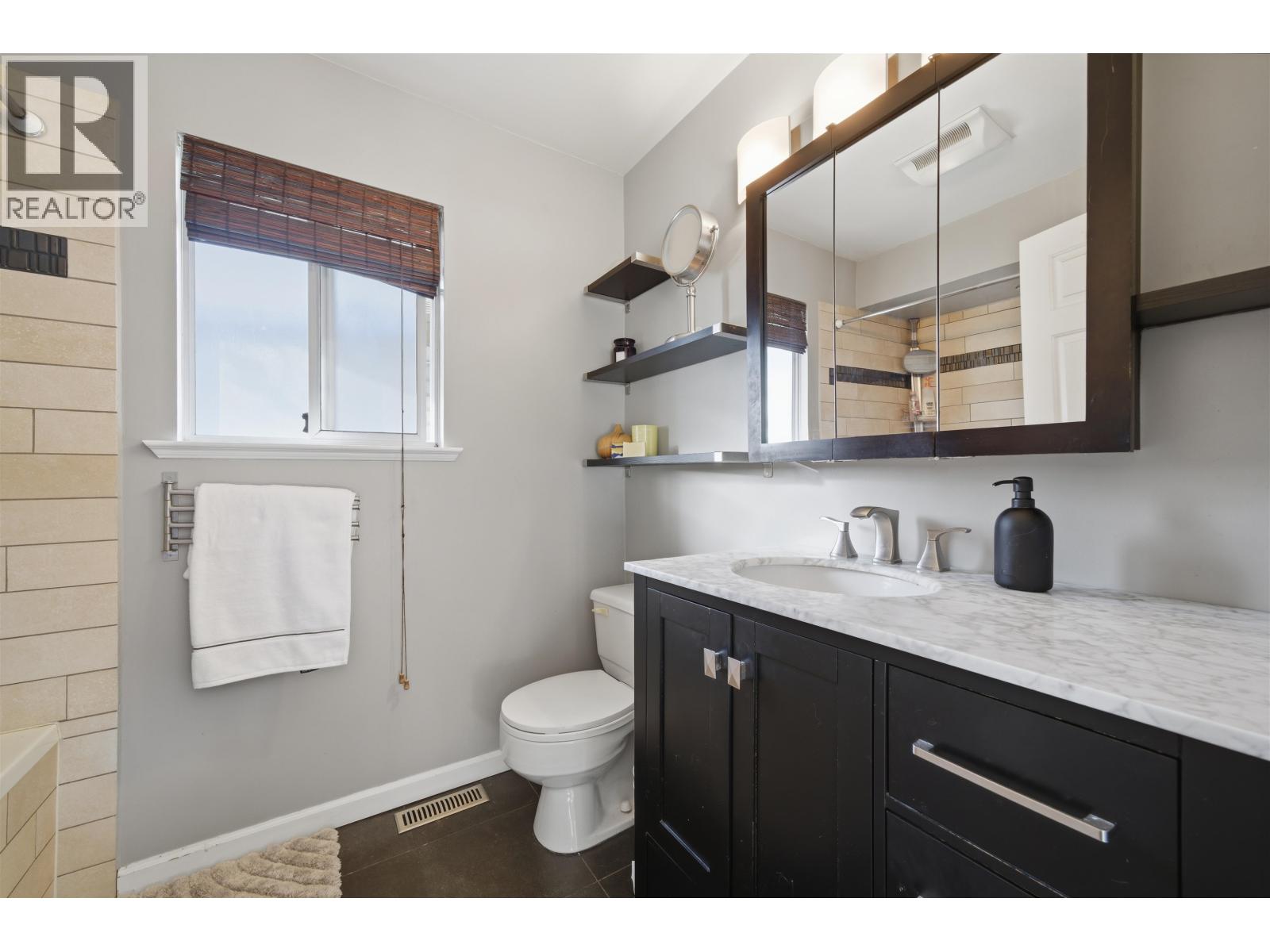 4468 Graveley Street, Burnaby, British Columbia  V5C 3T8 - Photo 24 - R3083184