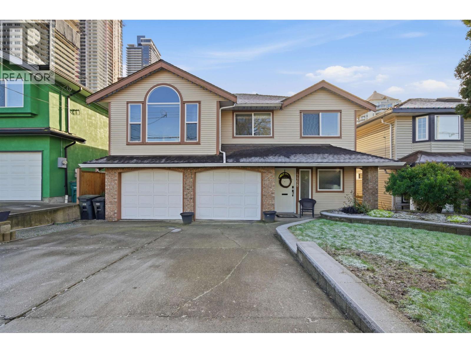 4468 Graveley Street, Burnaby, British Columbia  V5C 3T8 - Photo 3 - R3083184