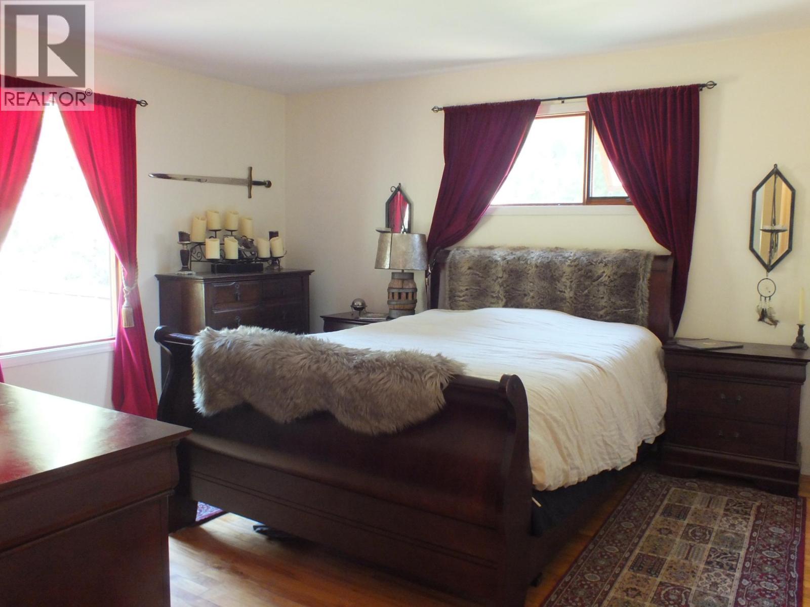 9841 Talbot Road, Nelway, British Columbia V0G 1Z0 - Photo 20 - 10372904