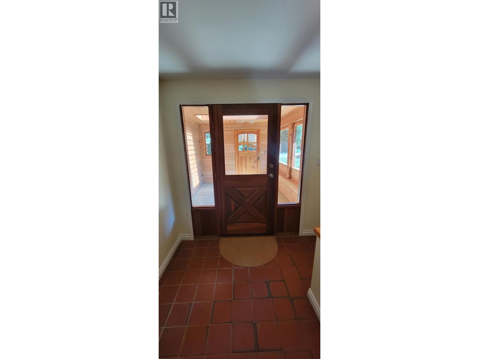 9841 Talbot Road, Nelway, British Columbia V0G 1Z0 - Photo 31 - 10372904