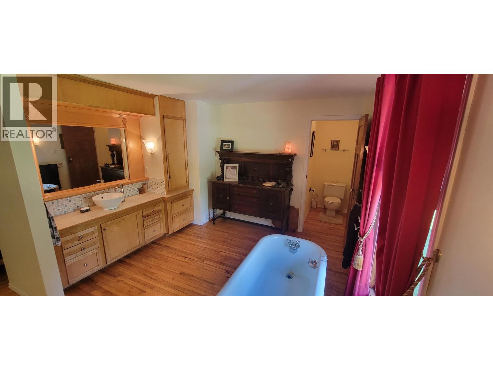 9841 Talbot Road, Nelway, British Columbia V0G 1Z0 - Photo 32 - 10372904