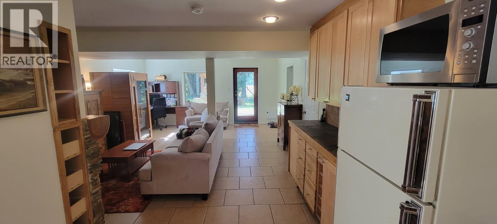 9841 Talbot Road, Nelway, British Columbia V0G 1Z0 - Photo 35 - 10372904