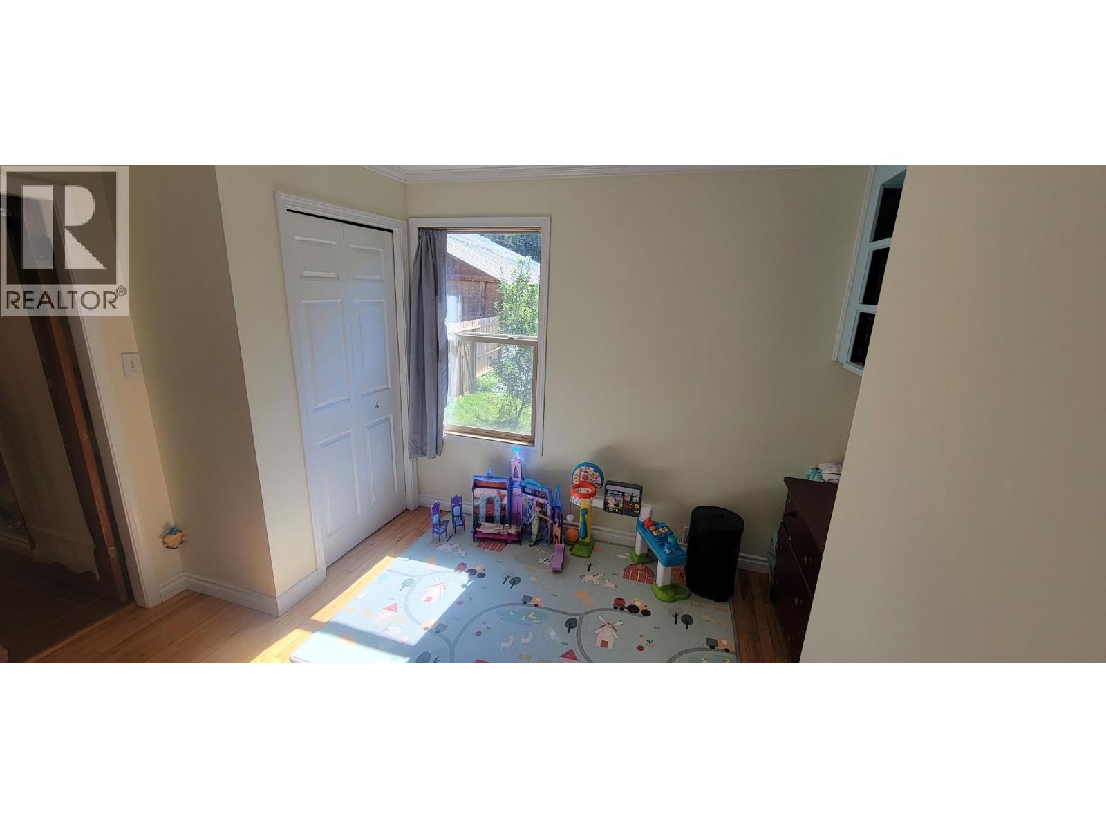 9841 Talbot Road, Nelway, British Columbia V0G 1Z0 - Photo 25 - 10372904