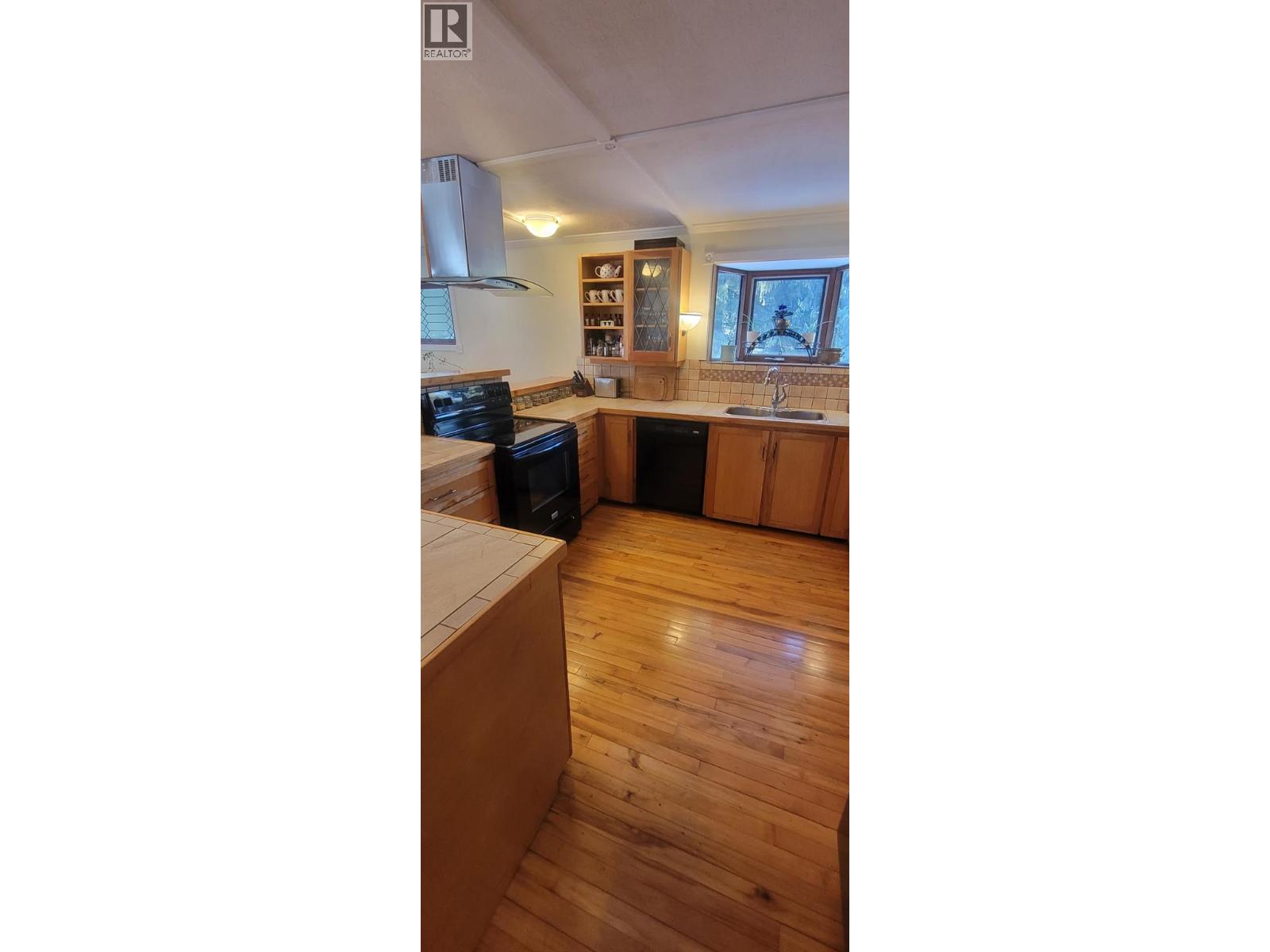 9841 Talbot Road, Nelway, British Columbia V0G 1Z0 - Photo 92 - 10372904