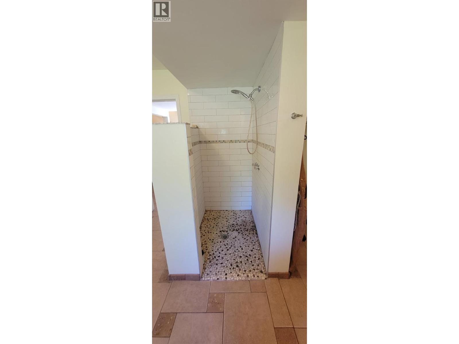 9841 Talbot Road, Nelway, British Columbia V0G 1Z0 - Photo 85 - 10372904