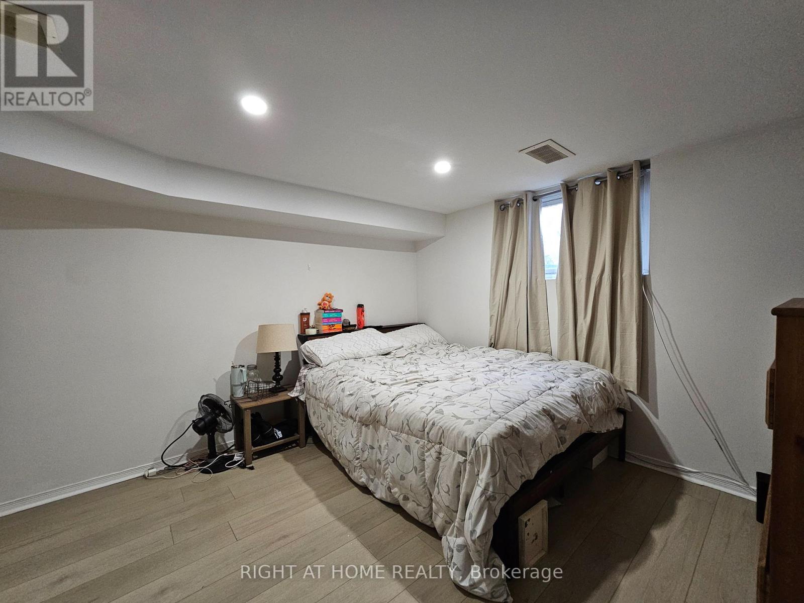 501 Ortono Avenue, Oshawa, Ontario  L1H 3L7 - Photo 14 - E12730730