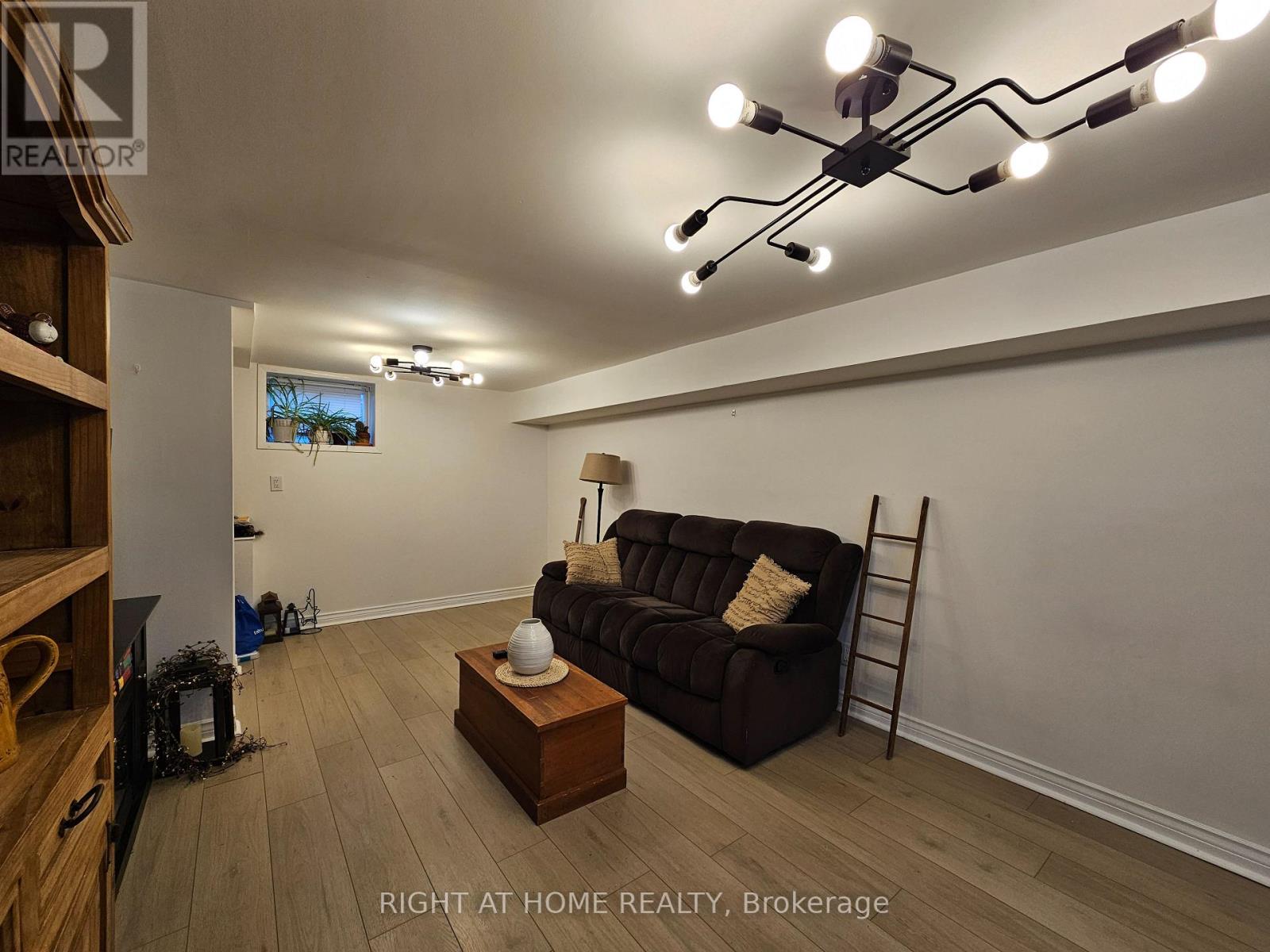 501 Ortono Avenue, Oshawa, Ontario  L1H 3L7 - Photo 3 - E12730730