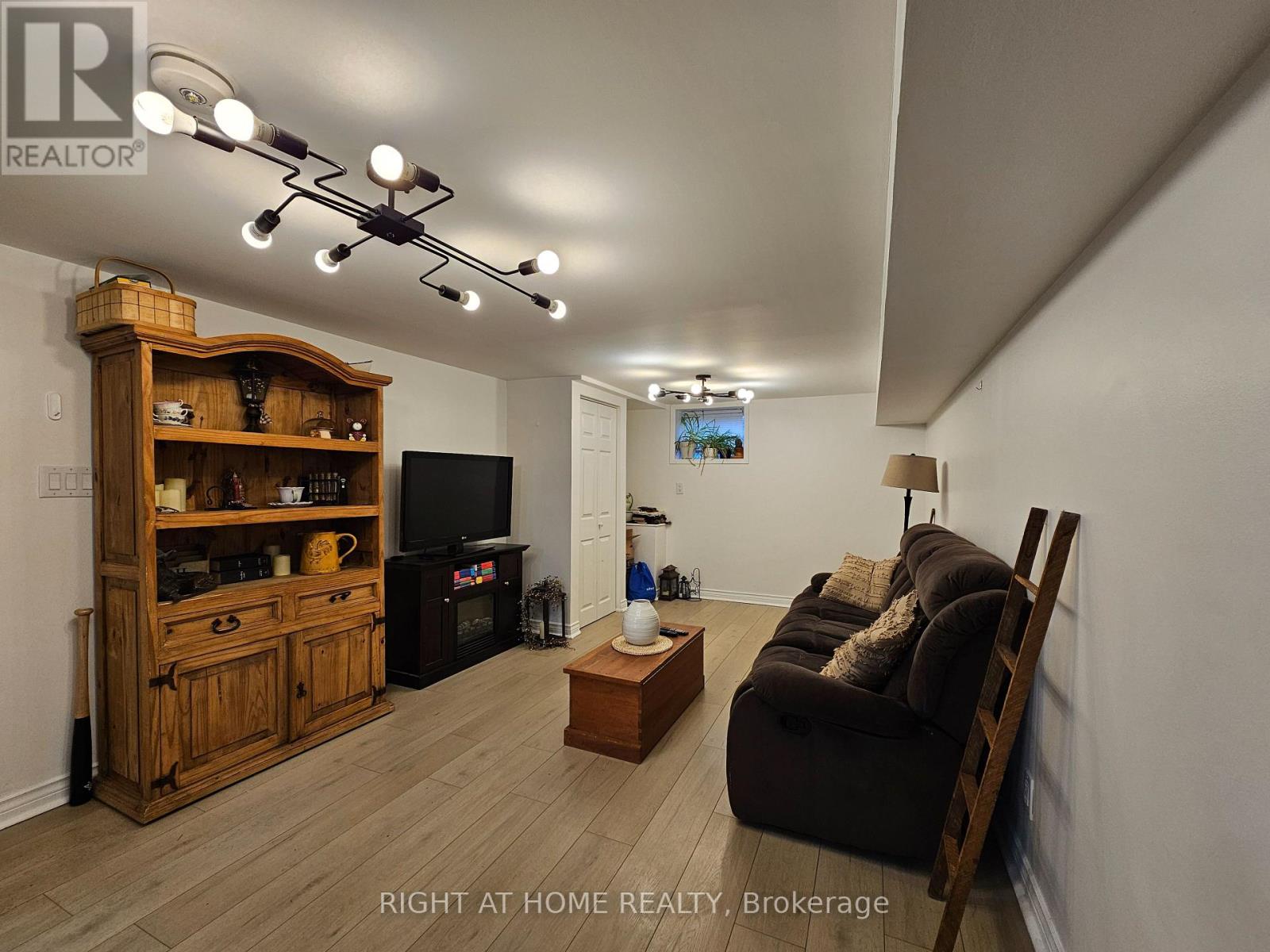 501 Ortono Avenue, Oshawa, Ontario  L1H 3L7 - Photo 4 - E12730730