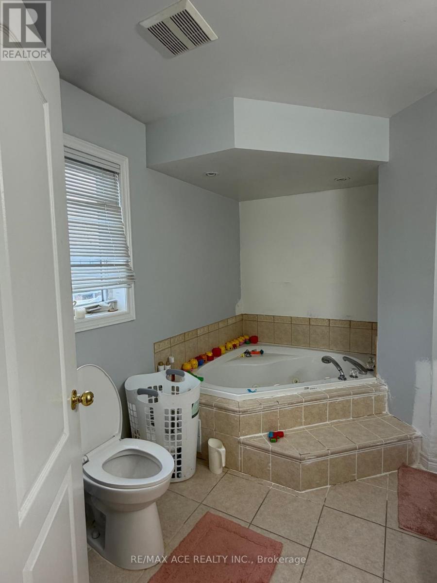 137 Yardley Avenue, Toronto, Ontario  M4B 2B3 - Photo 21 - E12730736