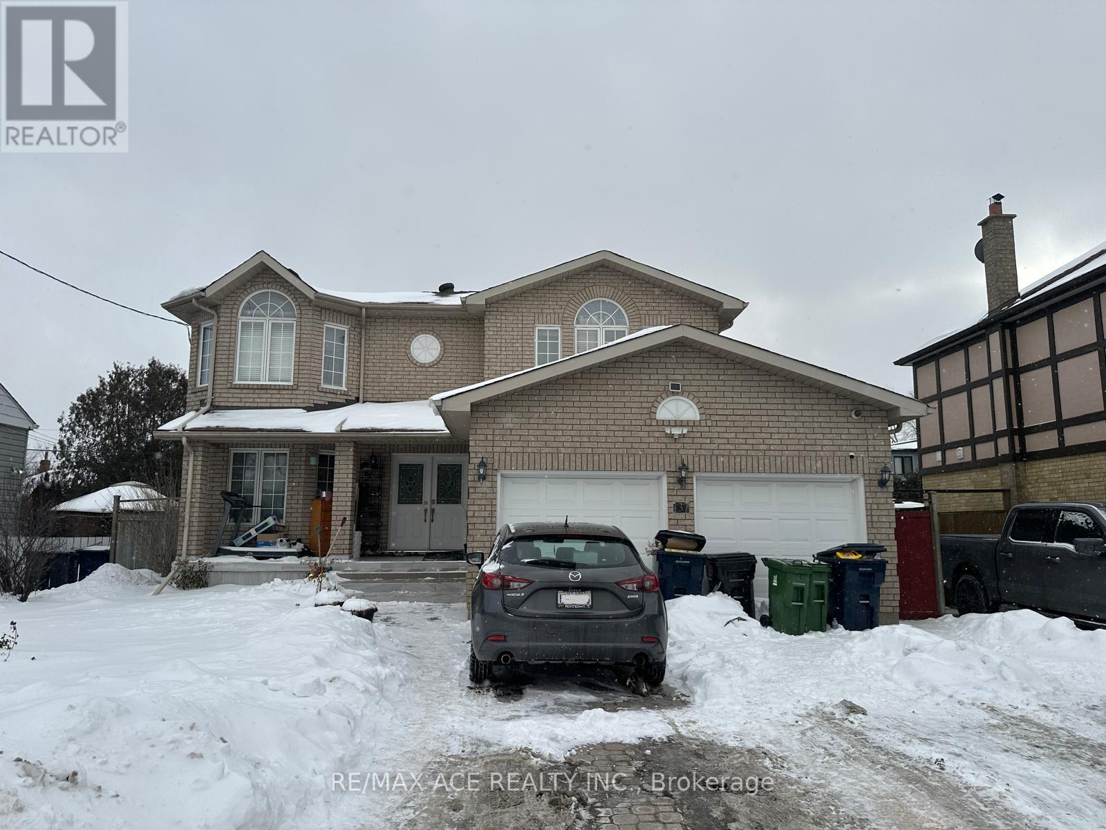 137 Yardley Avenue, Toronto, Ontario  M4B 2B3 - Photo 3 - E12730736