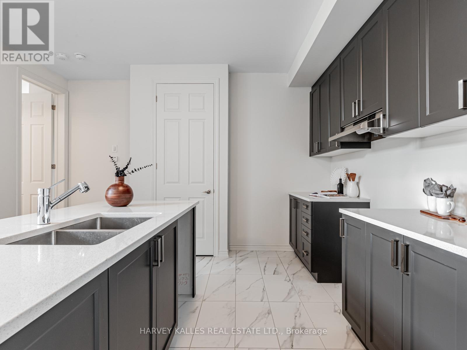 10 Bayberry Drive, Adjala-Tosorontio, Ontario  L0G 1W0 - Photo 7 - N12730710