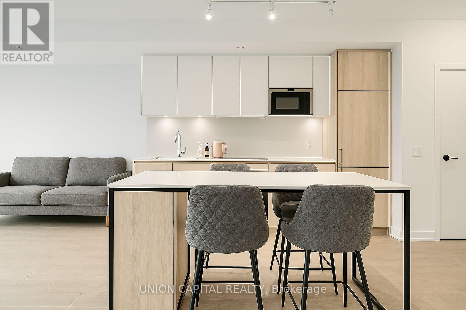 530 - 215 Lakeshore Road W, Mississauga, Ontario  L5H 0A9 - Photo 12 - W12729340