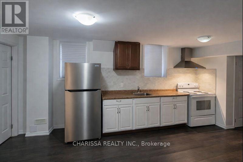 95 Baffin Crescent, Brampton, Ontario  L7A 0C7 - Photo 4 - W12730706