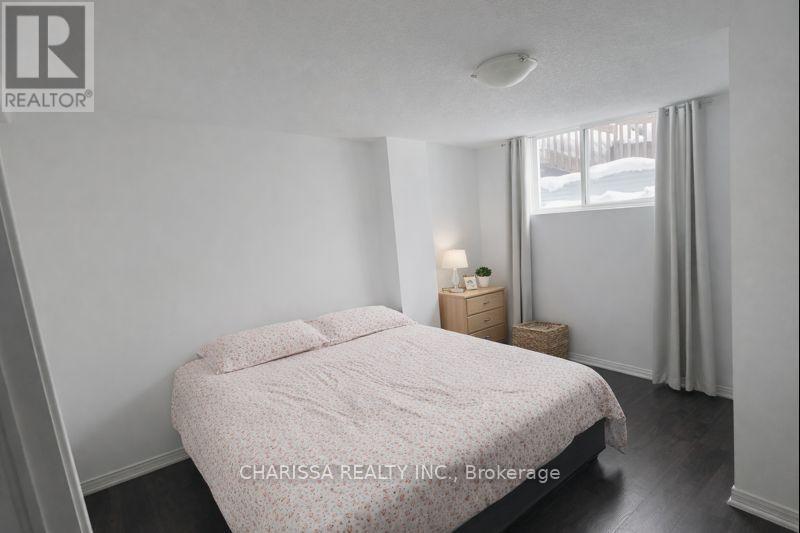 95 Baffin Crescent, Brampton, Ontario  L7A 0C7 - Photo 6 - W12730706