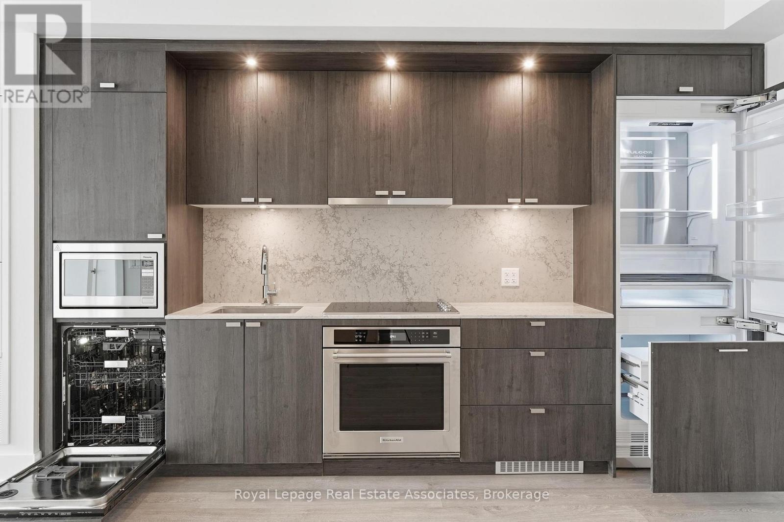 220 - 259 The Kingsway, Toronto, Ontario  M9A 0G2 - Photo 4 - W12730716