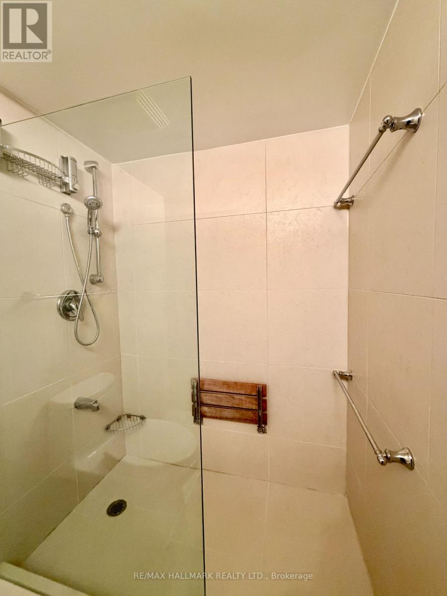 817 - 360 Ridelle Avenue, Toronto, Ontario  M6B 1K1 - Photo 8 - W12730726