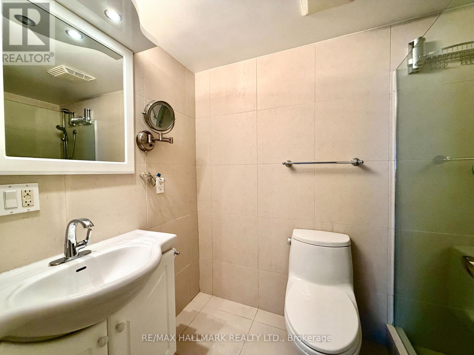 817 - 360 Ridelle Avenue, Toronto, Ontario  M6B 1K1 - Photo 9 - W12730726