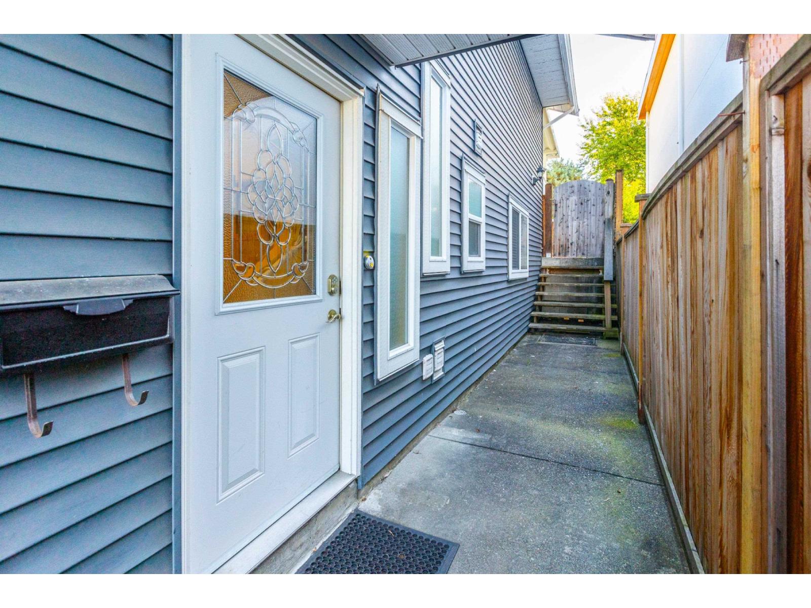 832 Stevens Street, White Rock, British Columbia  V4B 4X2 - Photo 3 - R3059191