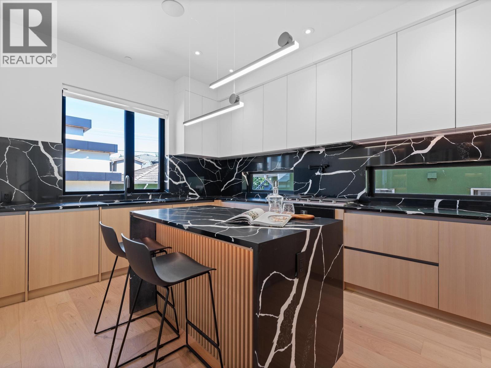 2111 E 46th Avenue, Vancouver, British Columbia  V5P 1P3 - Photo 8 - R3083260