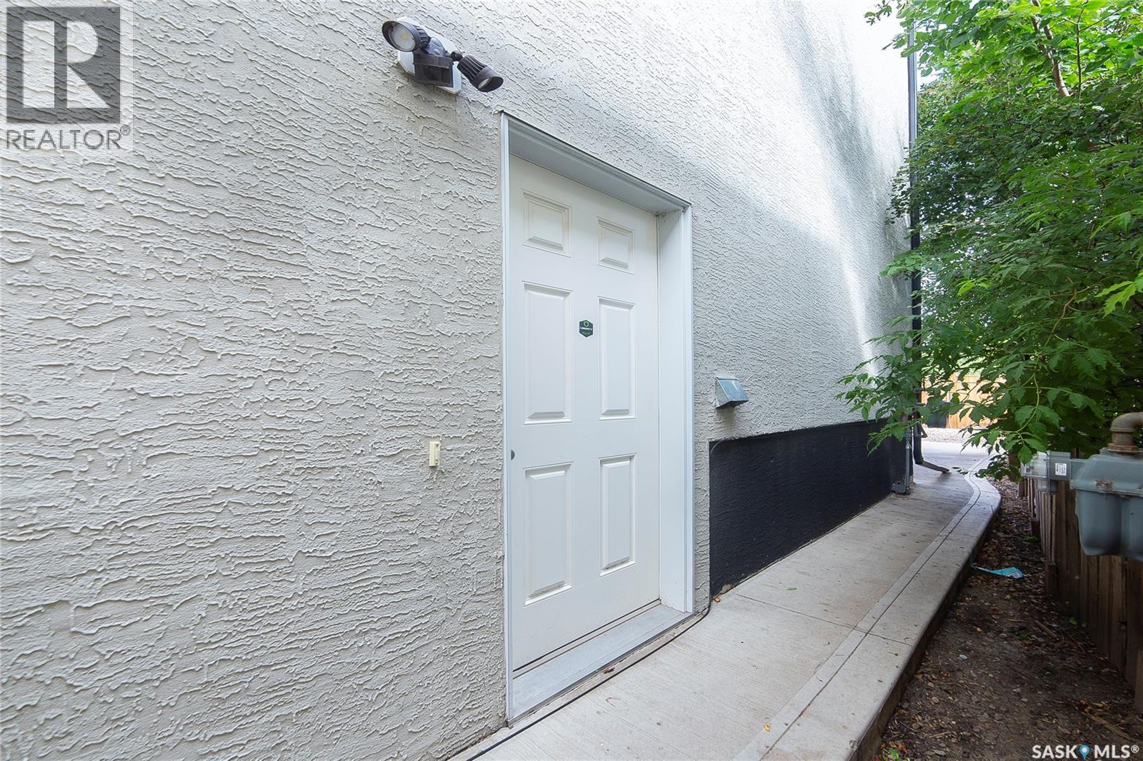 1320 B Avenue N, Saskatoon, Saskatchewan  S7L 1G5 - Photo 32 - SK027426