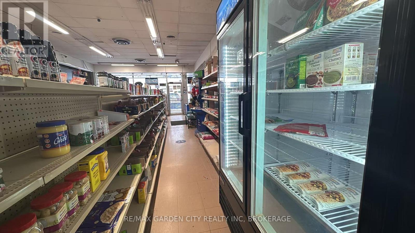 6 - 216-224 Glenridge Avenue, St. Catharines, Ontario  L2T 3J9 - Photo 10 - X12730880