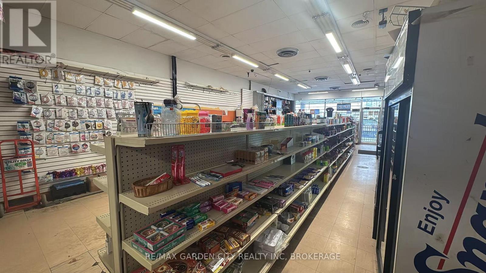 6 - 216-224 Glenridge Avenue, St. Catharines, Ontario  L2T 3J9 - Photo 11 - X12730880