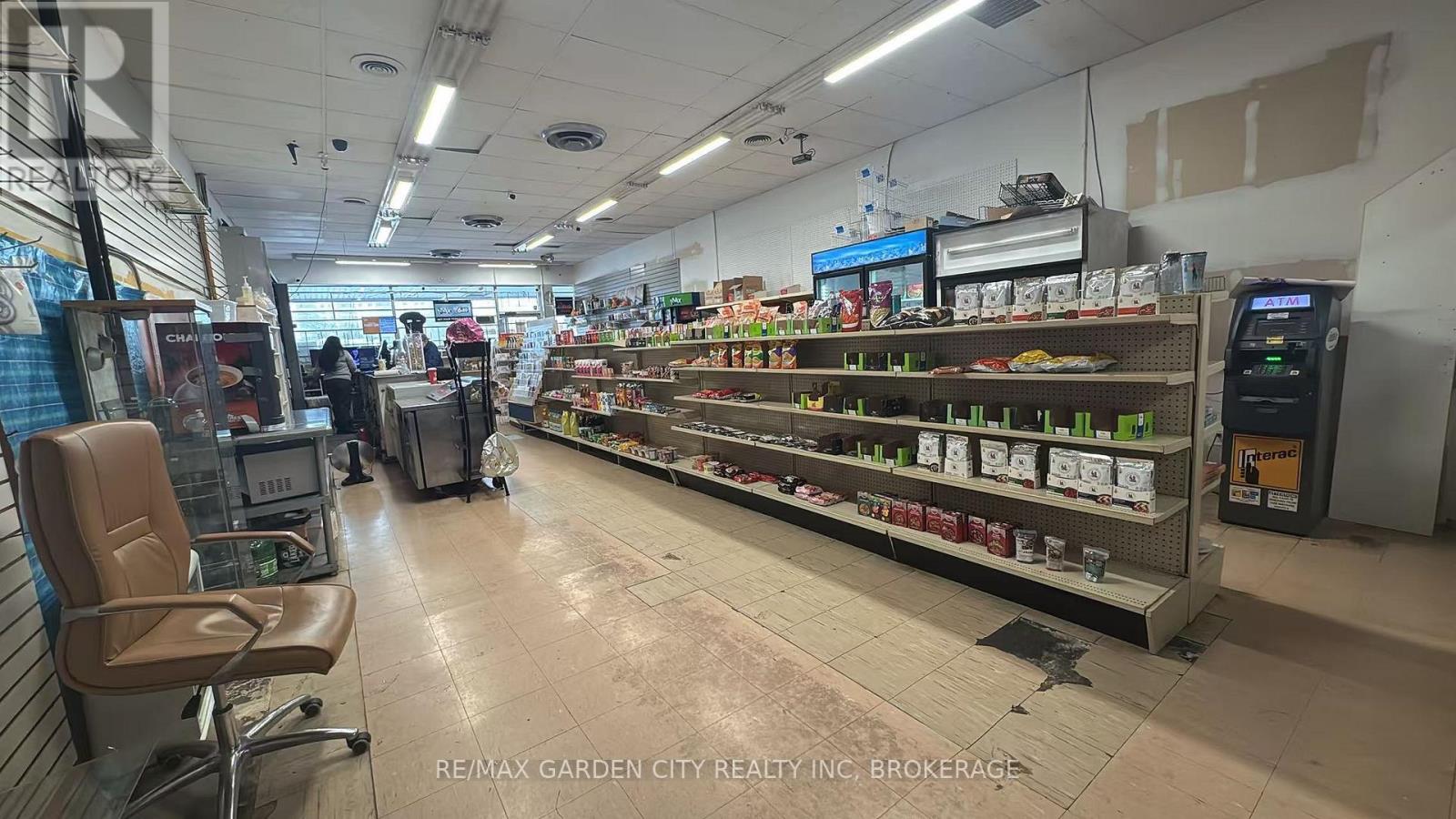 6 - 216-224 Glenridge Avenue, St. Catharines, Ontario  L2T 3J9 - Photo 13 - X12730880