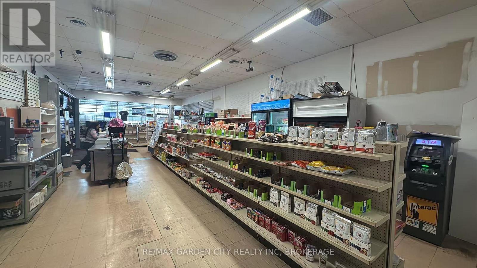 6 - 216-224 Glenridge Avenue, St. Catharines, Ontario  L2T 3J9 - Photo 4 - X12730880