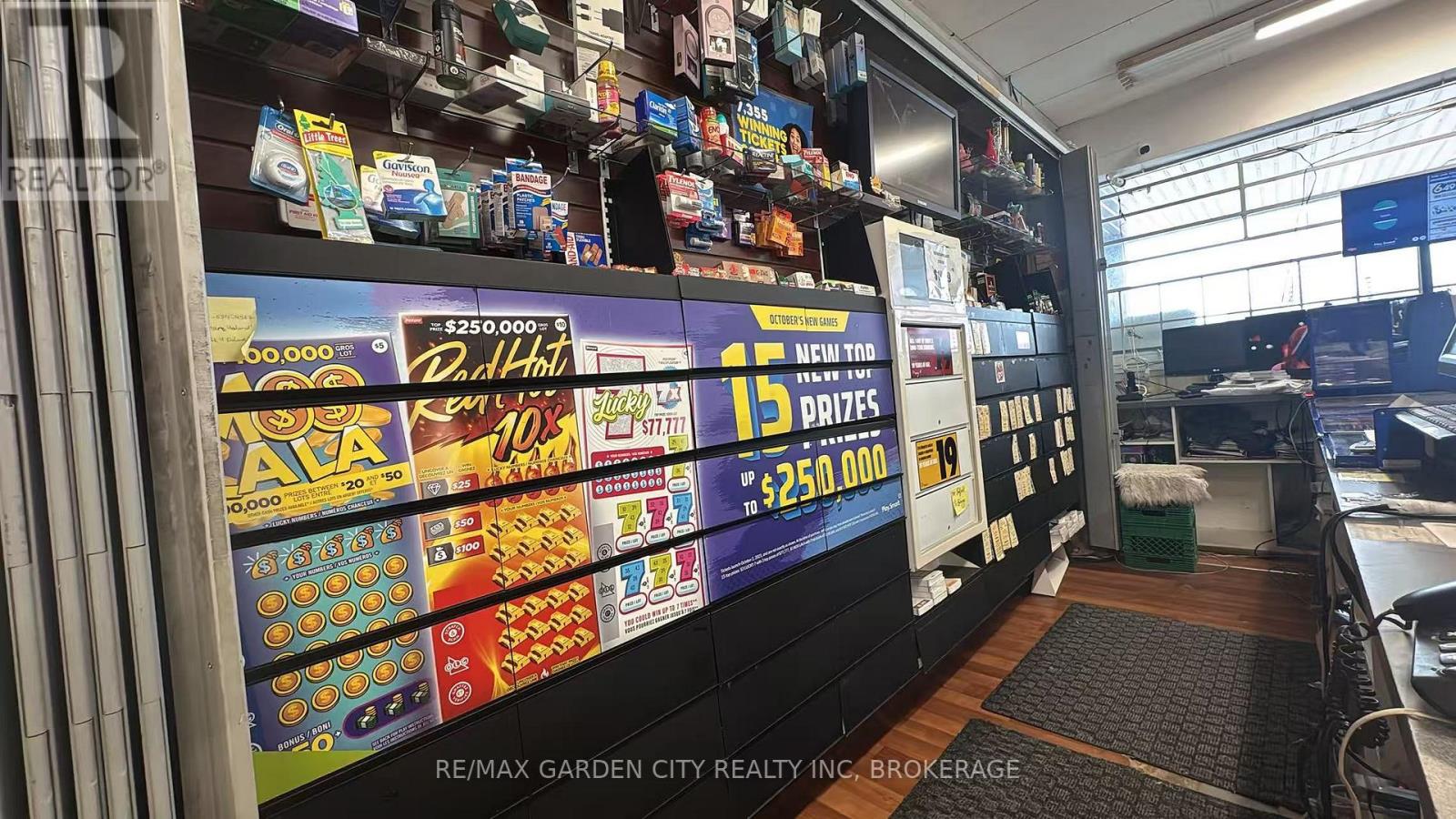 6 - 216-224 Glenridge Avenue, St. Catharines, Ontario  L2T 3J9 - Photo 6 - X12730880