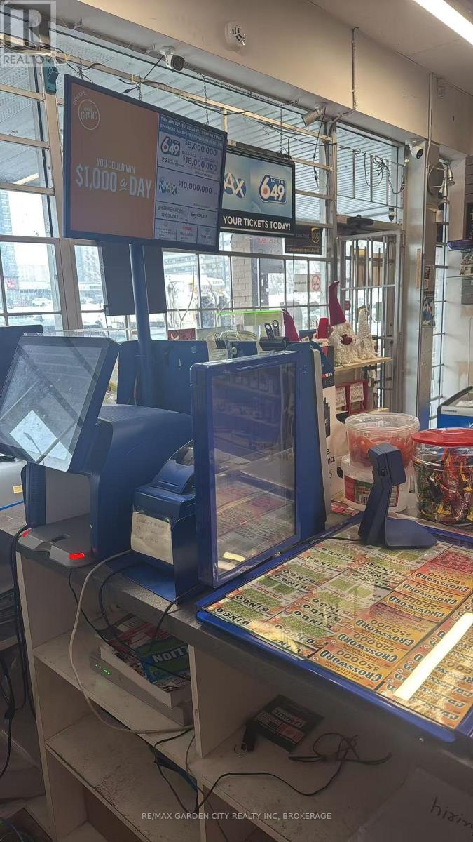 6 - 216-224 Glenridge Avenue, St. Catharines, Ontario  L2T 3J9 - Photo 7 - X12730880