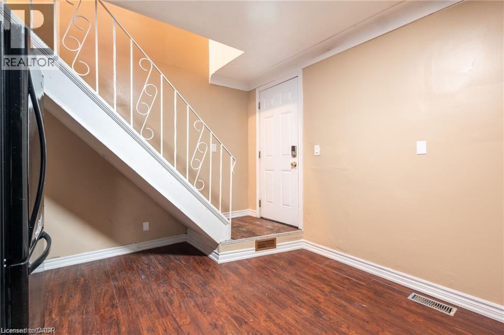 249 West 5th Street Unit# Upper, Hamilton, Ontario  L9C 3N8 - Photo 5 - 40800736