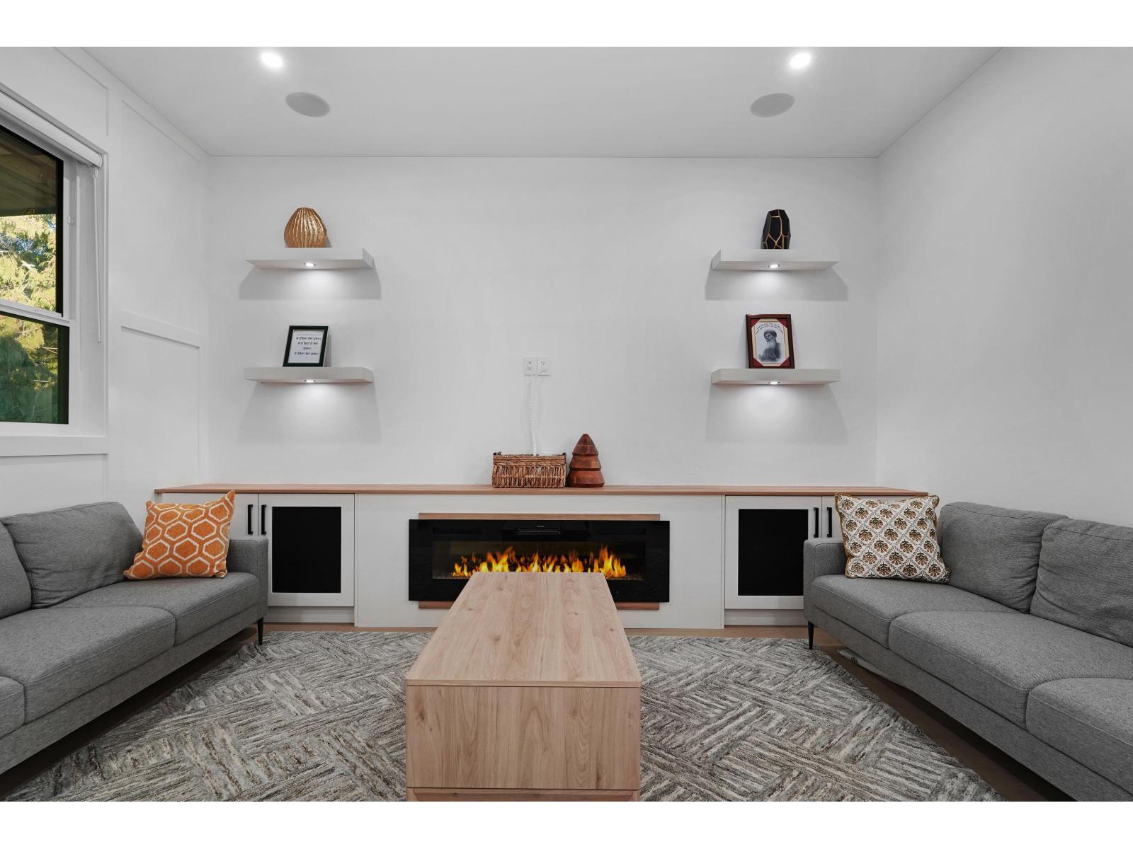 15037 87b Avenue, Surrey, British Columbia V3S 5G6 - Photo 4 - R3081566