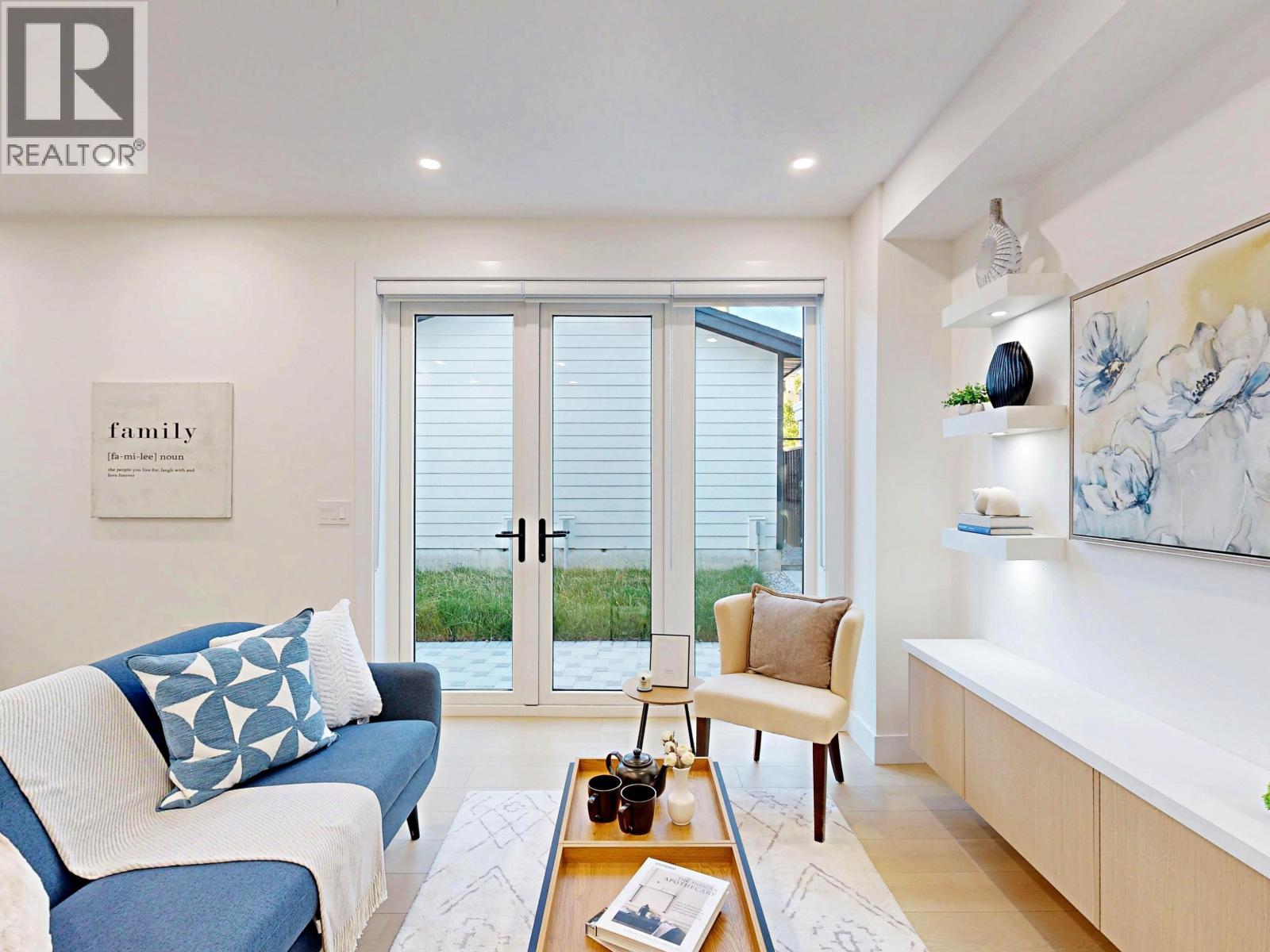 2 3425 Archimedes Street, Vancouver, British Columbia  V5R 4W4 - Photo 2 - R3083249