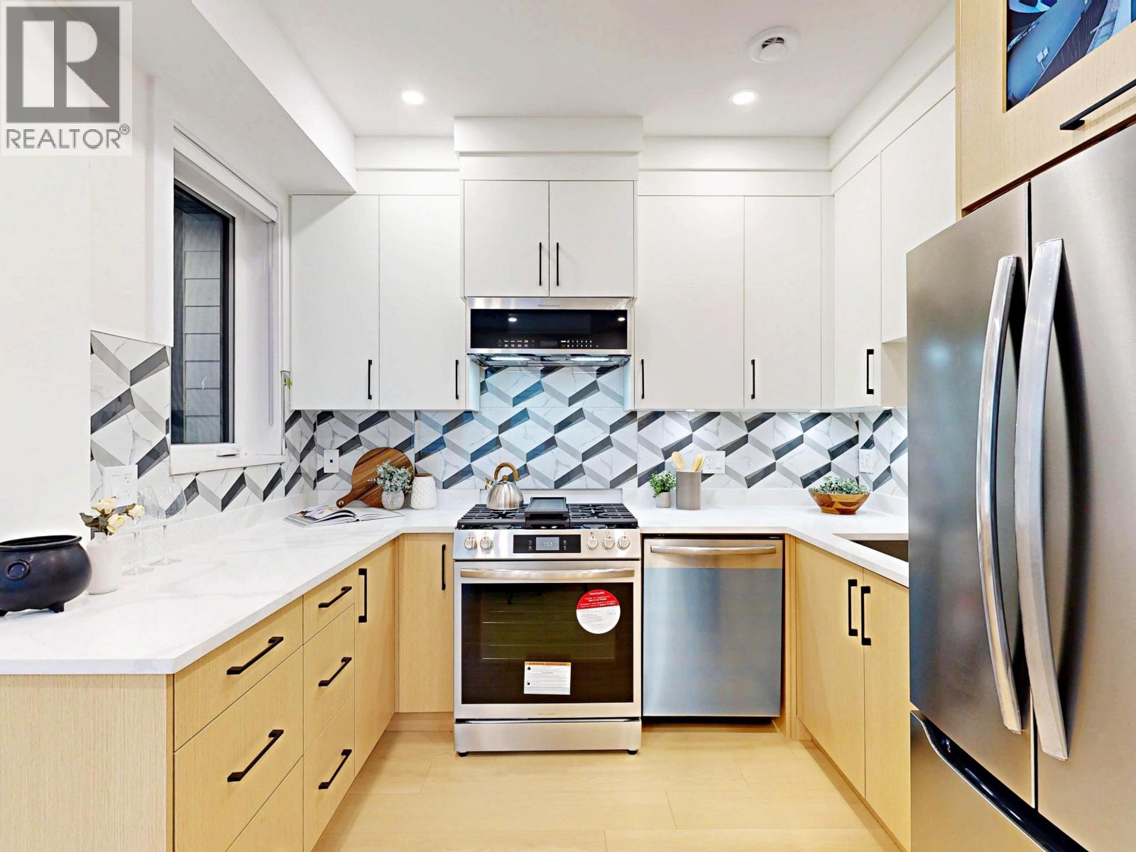 2 3425 Archimedes Street, Vancouver, British Columbia  V5R 4W4 - Photo 13 - R3083249