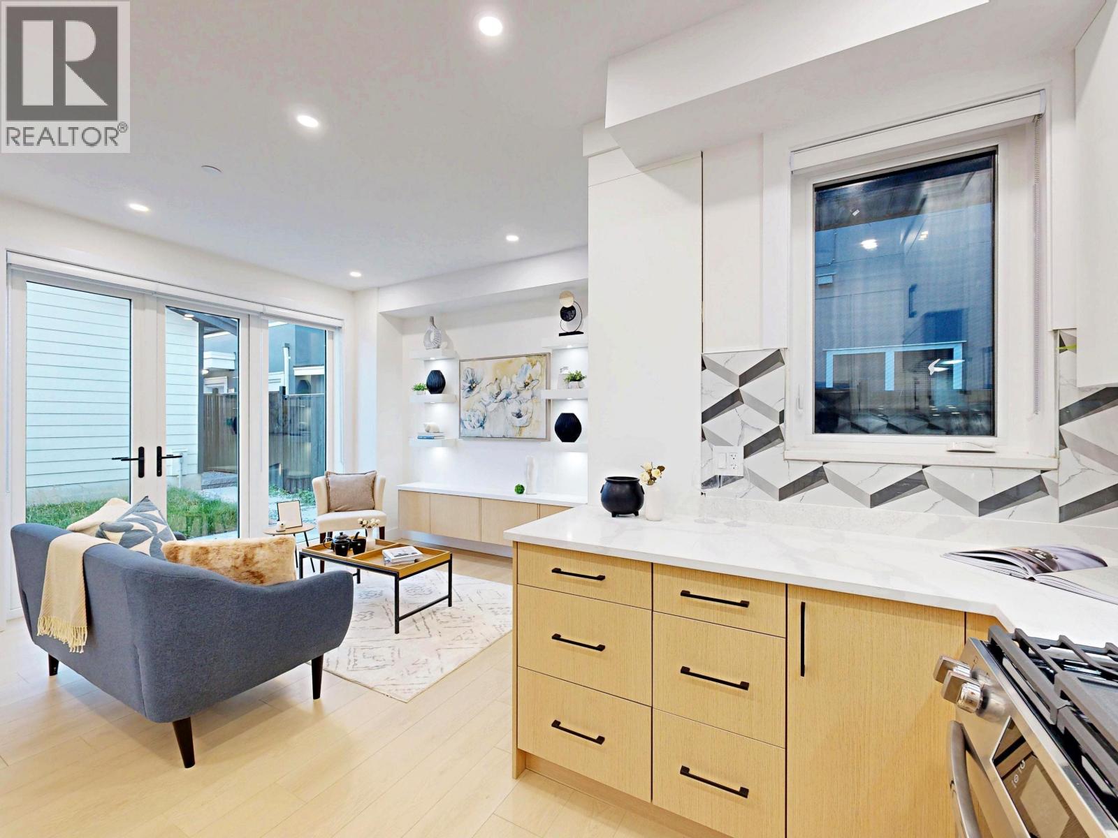 2 3425 Archimedes Street, Vancouver, British Columbia  V5R 4W4 - Photo 11 - R3083249