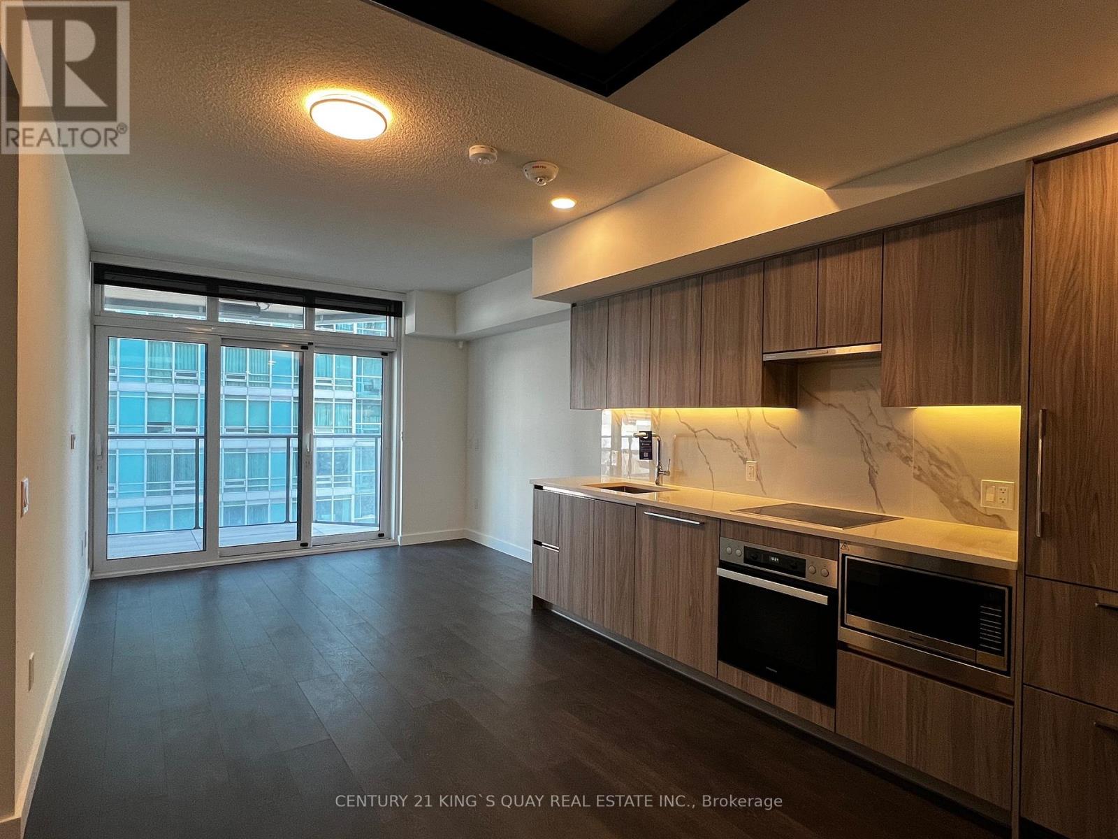 806 - 1 CONCORD CITYPLACE WAY, Toronto, Ontario