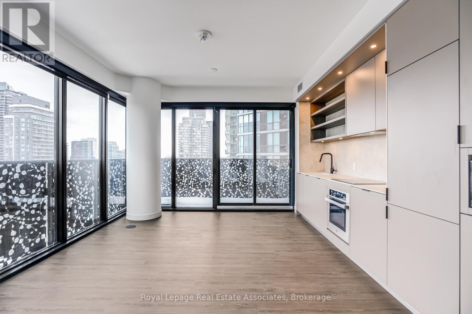 2206 - 55 Charles Street E, Toronto, Ontario  M5S 2W9 - Photo 4 - C12730884