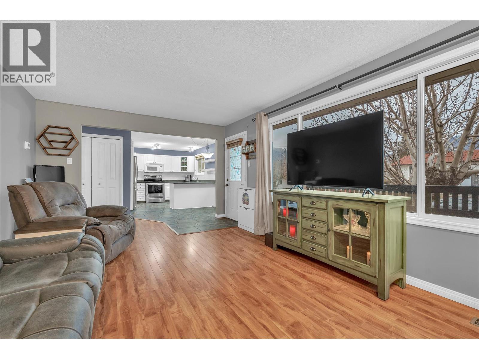 110 Hastings Place, Penticton, British Columbia  V2A 2W1 - Photo 4 - 10373887