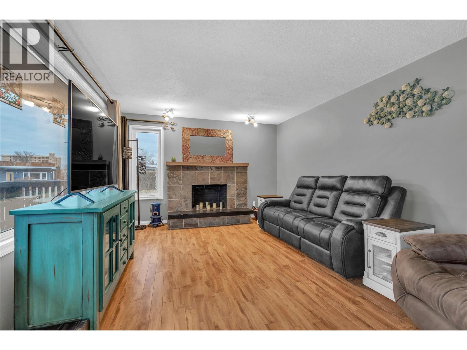 110 Hastings Place, Penticton, British Columbia  V2A 2W1 - Photo 3 - 10373887