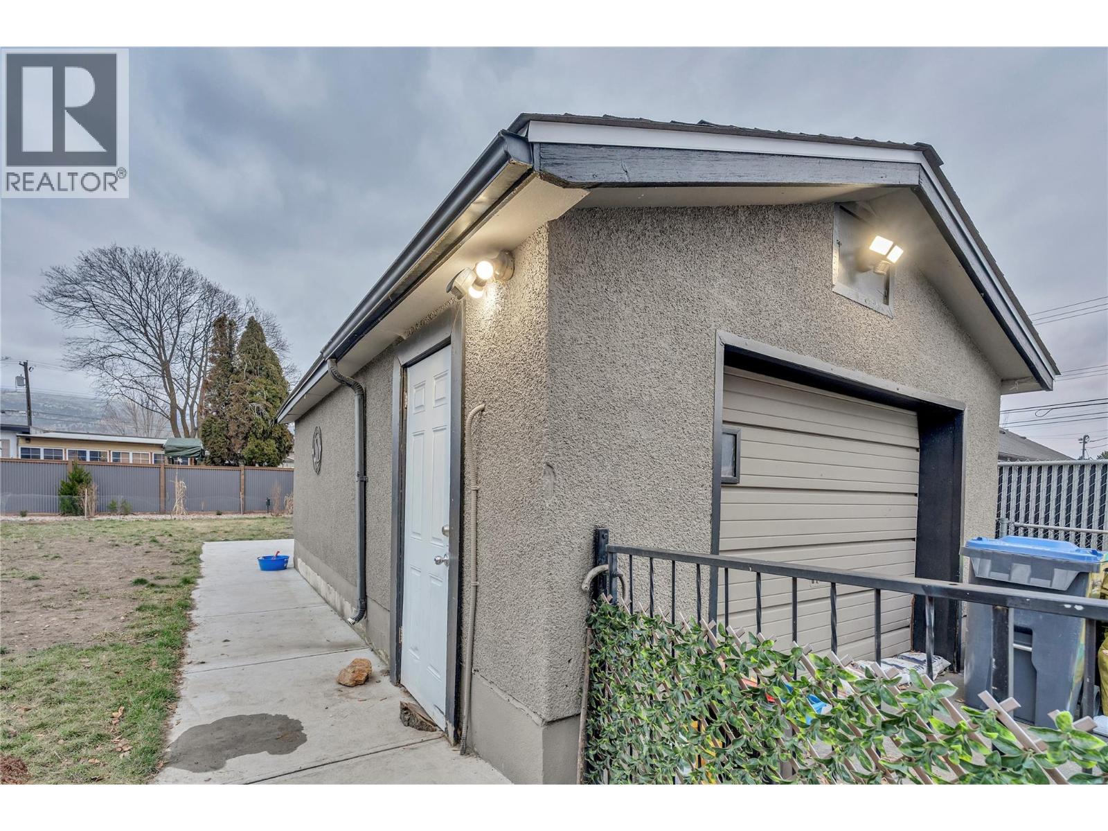 110 Hastings Place, Penticton, British Columbia  V2A 2W1 - Photo 31 - 10373887