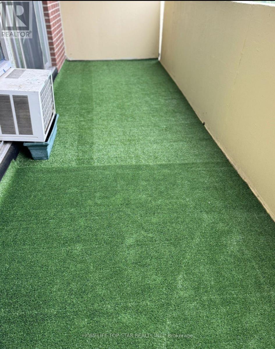 1806 - 5 Massey Square, Toronto, Ontario  M4C 5L6 - Photo 13 - E12730796