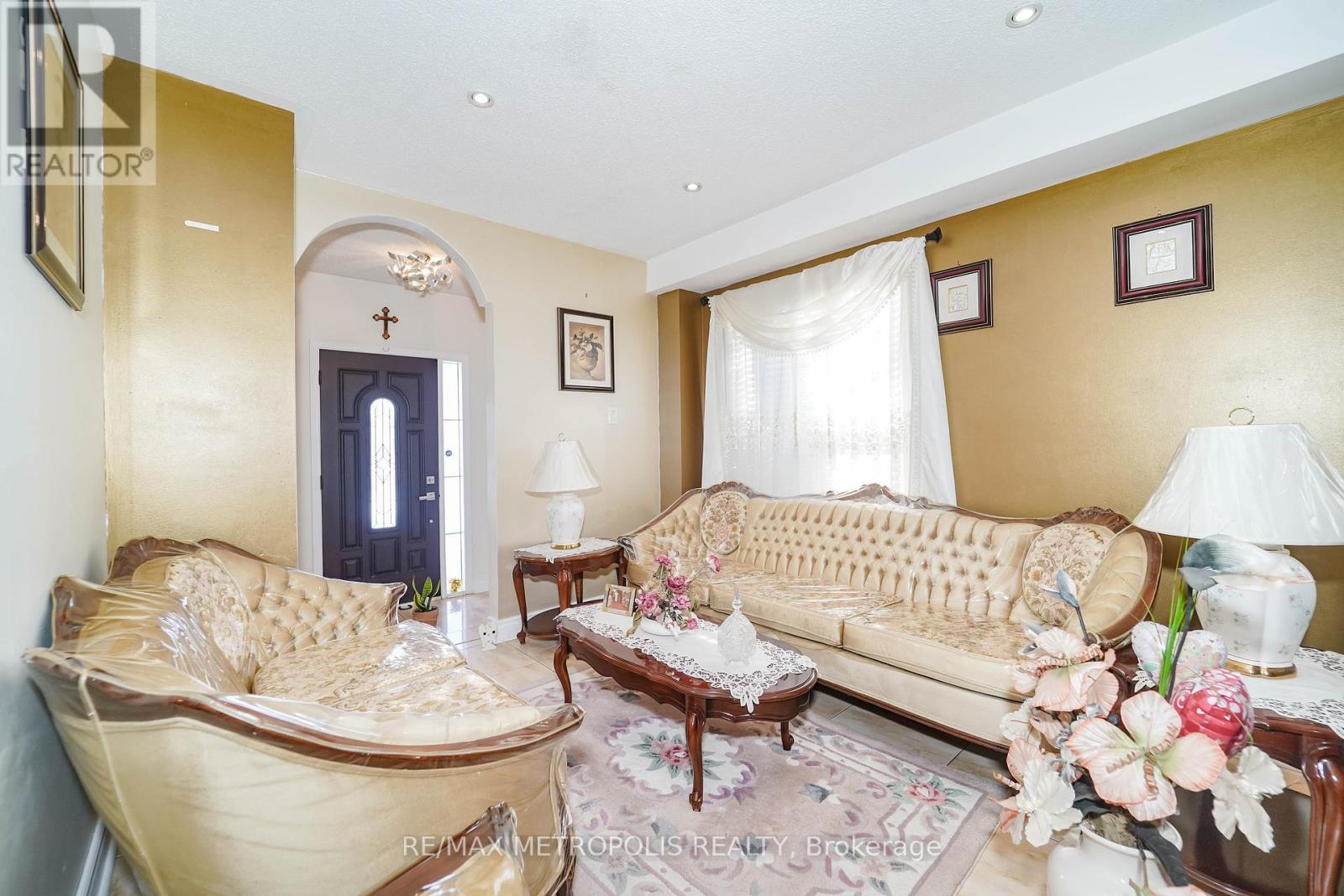 63 Echo Ridge Crescent, Vaughan, Ontario  L4H 2K1 - Photo 4 - N12730738