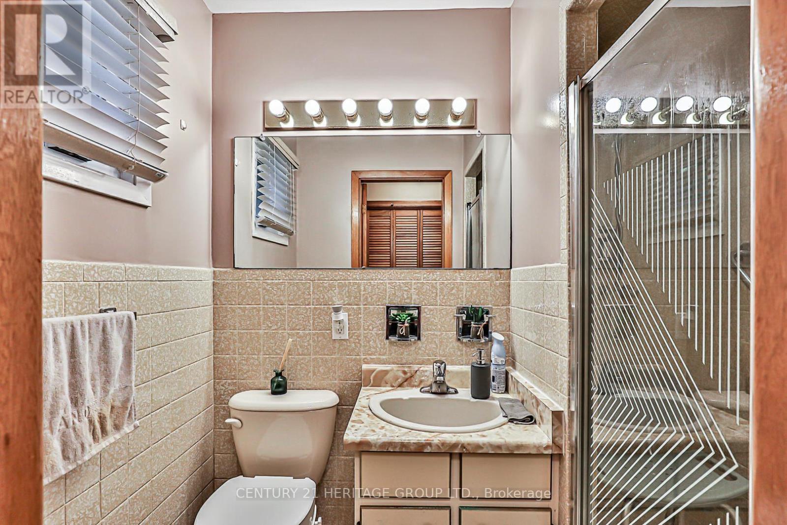 40 Weldrick Road W, Richmond Hill, Ontario  L4C 3T8 - Photo 20 - N12730750